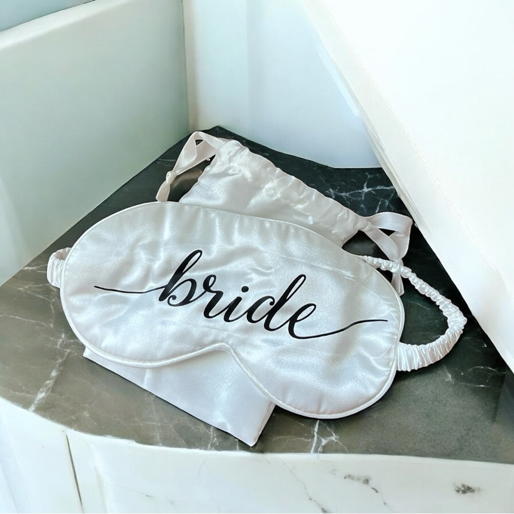 👰🏼Women’s one size, white “Bride” silky eye mask w/dust bag, NWOT.